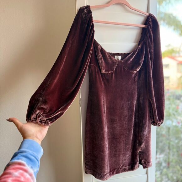 Aritzia Wilfred Novella Velvet Puff Sleeve Mini Dress in Truffle Brown size 6 - Picture 1 of 16